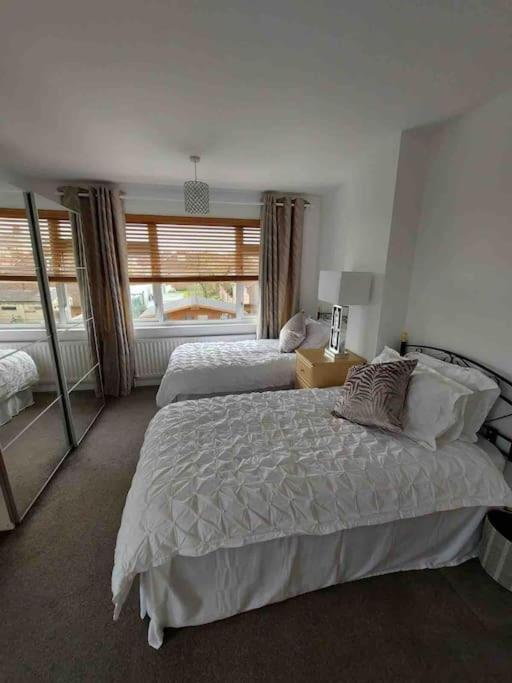 Modern 4 Bedroom House In Weymouth Sunny Corner Экстерьер фото