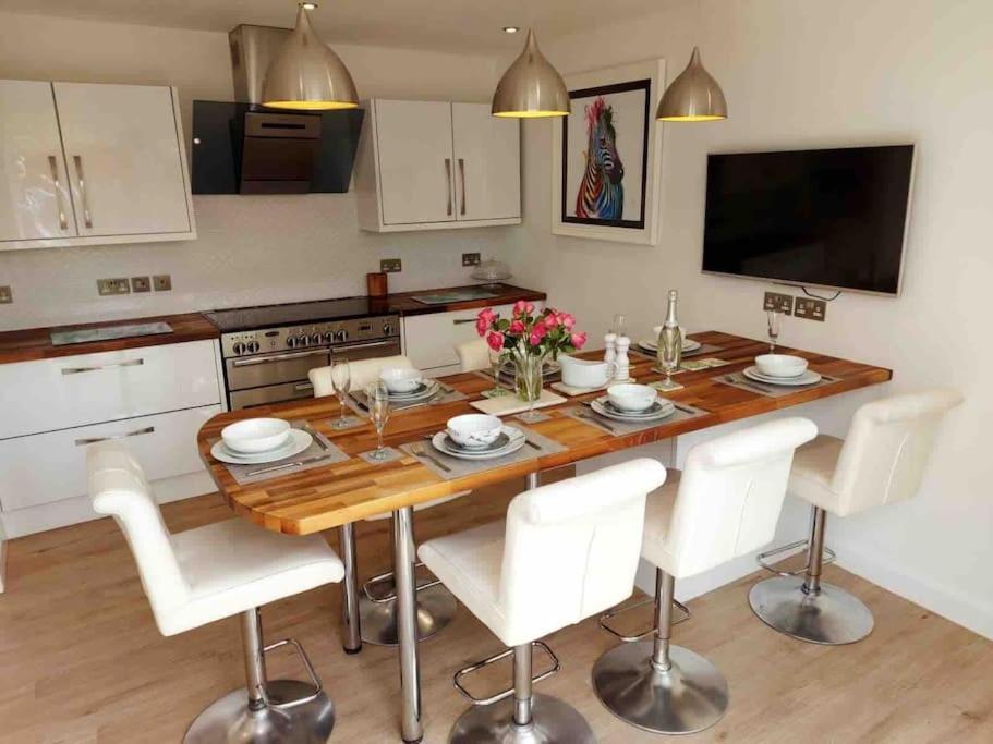 Modern 4 Bedroom House In Weymouth Sunny Corner Экстерьер фото