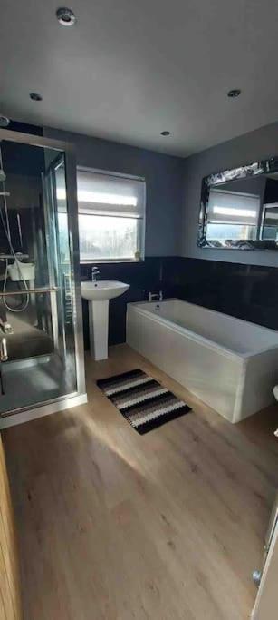 Modern 4 Bedroom House In Weymouth Sunny Corner Экстерьер фото